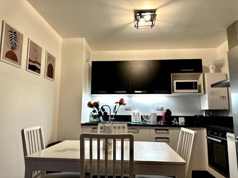 Appartement Cozy - Quartier Residentiel Melun Bagian luar foto