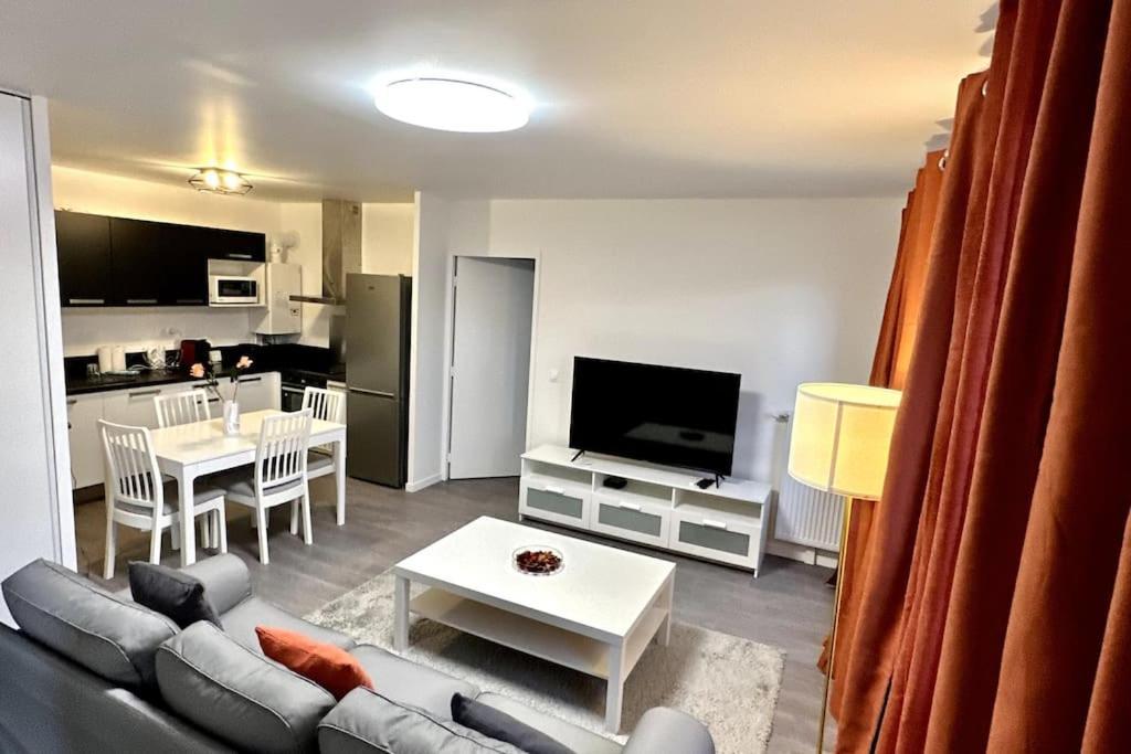 Appartement Cozy - Quartier Residentiel Melun Bagian luar foto