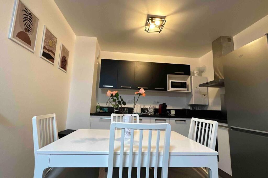 Appartement Cozy - Quartier Residentiel Melun Bagian luar foto