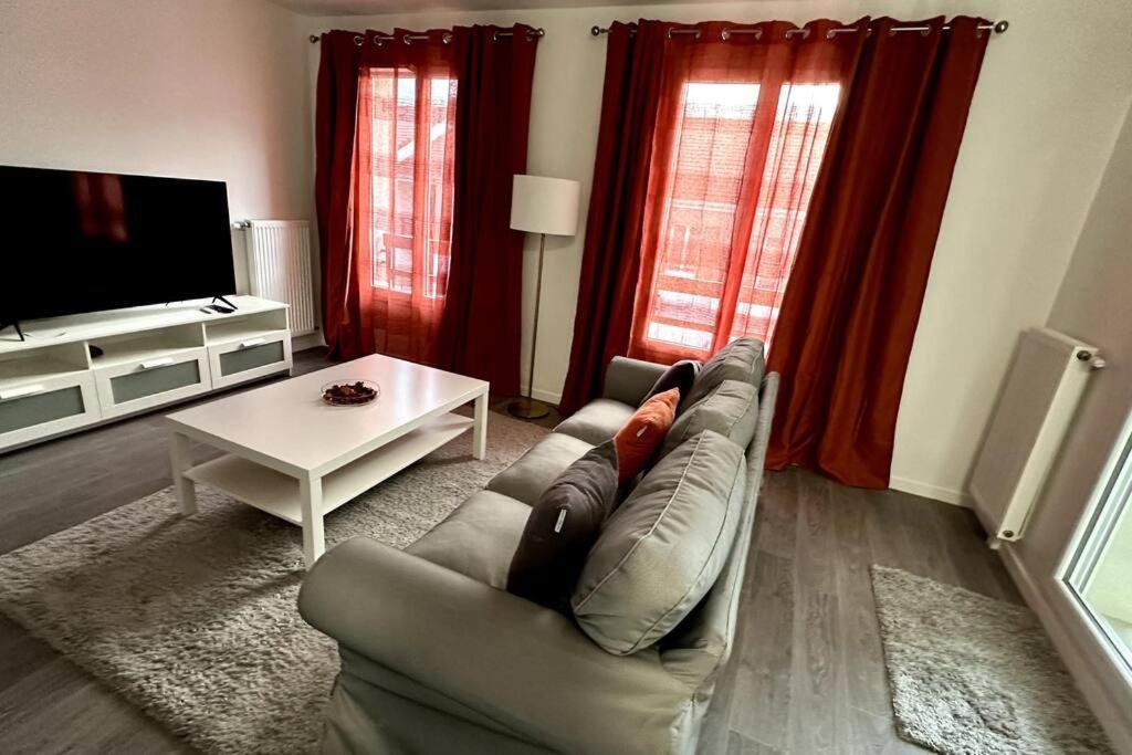 Appartement Cozy - Quartier Residentiel Melun Bagian luar foto