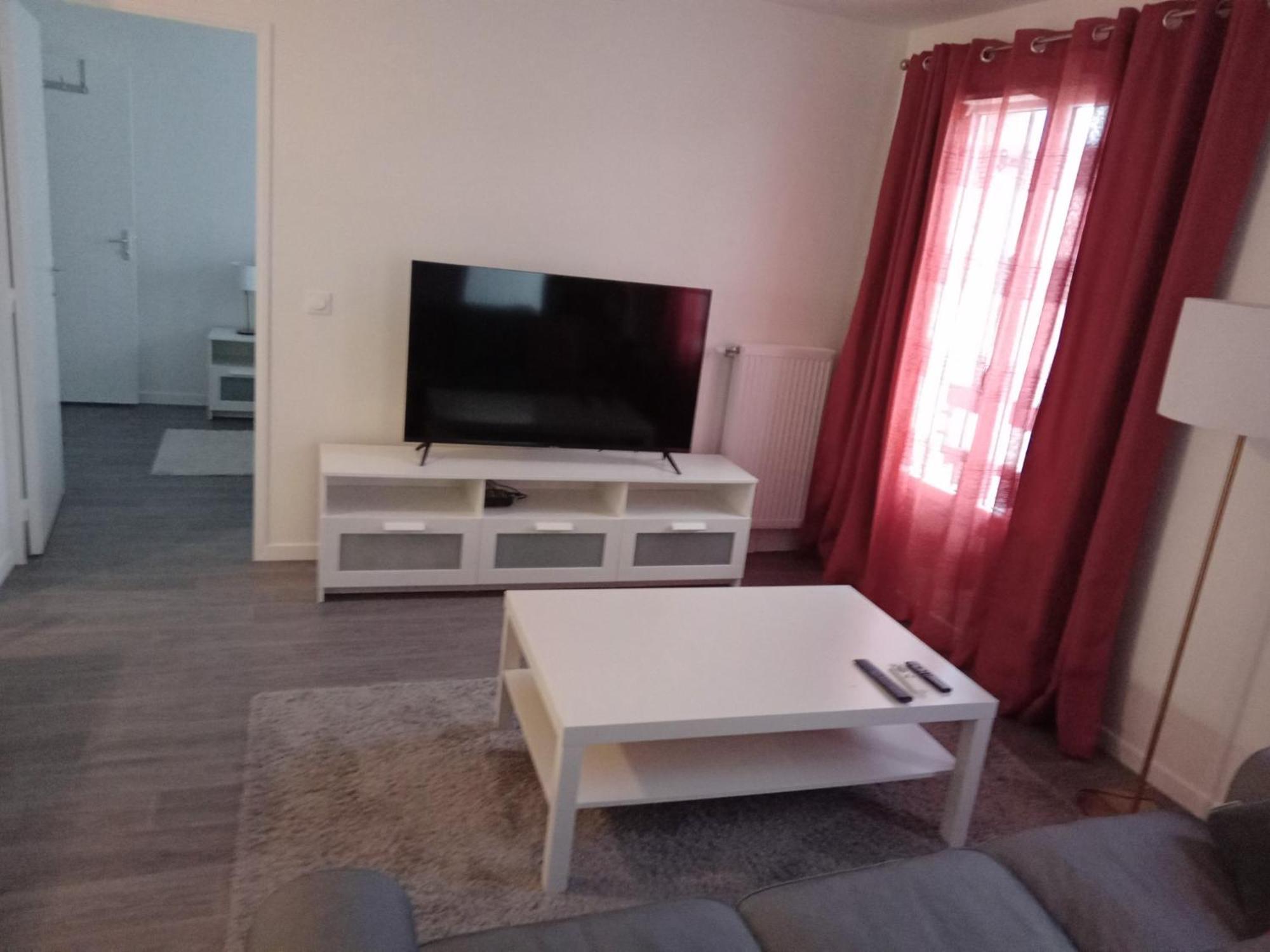 Appartement Cozy - Quartier Residentiel Melun Bagian luar foto